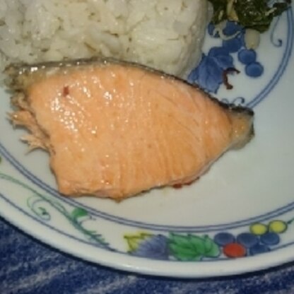 アヤアヤコちゃん✨フライパンで鮭の塩焼き美味しいですよね(^q^)リピにポチ✨✨ありがとうございます(*^o^)／＼(^-^*)